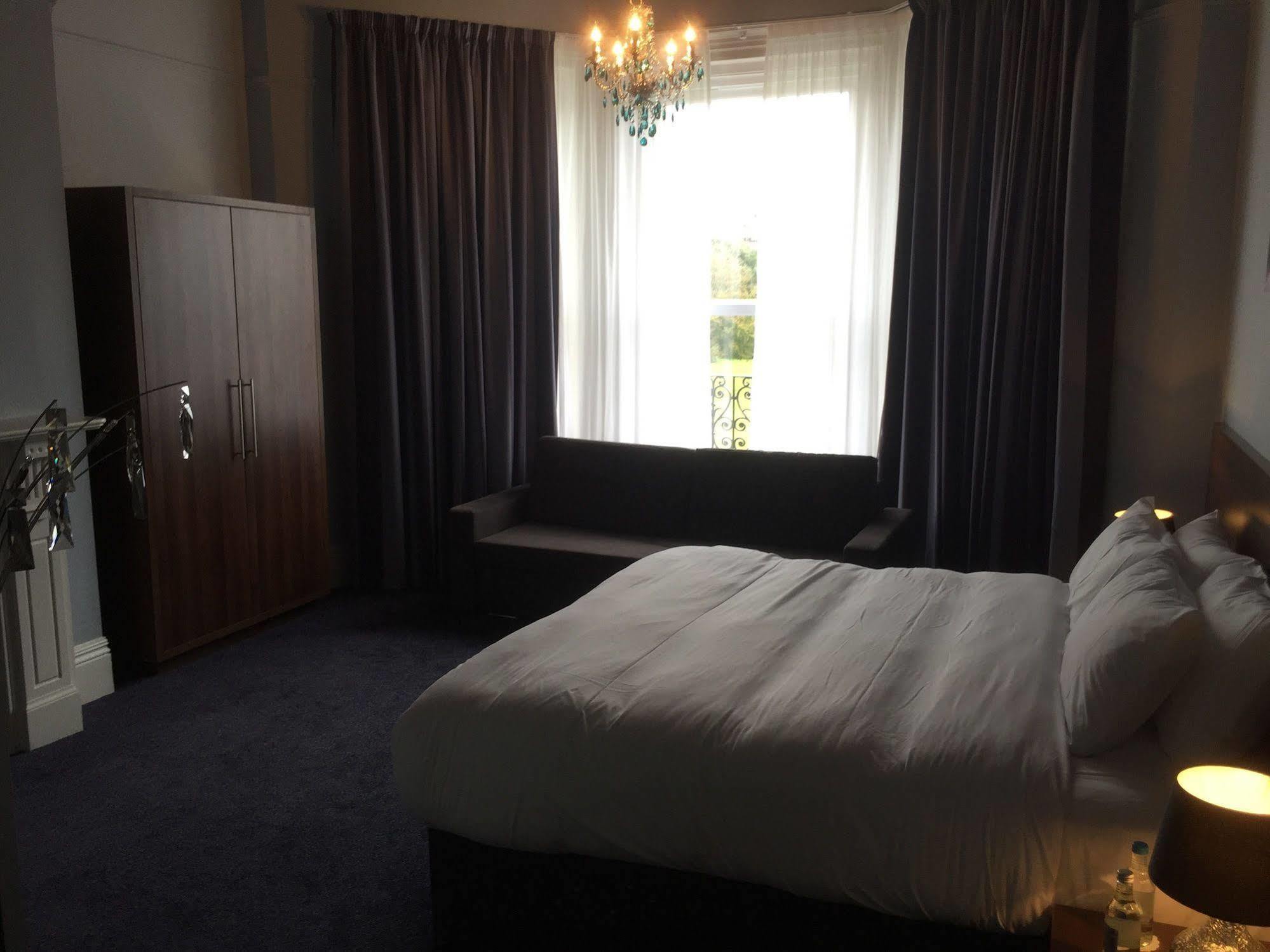 The View Hotel Folkestone, A Member Of Radisson Individuals Екстер'єр фото